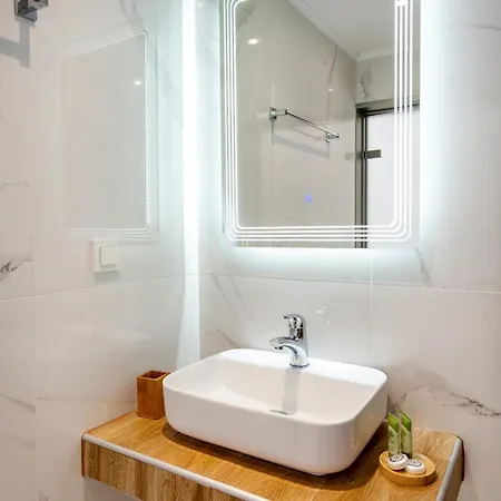 Maison * يميناريا