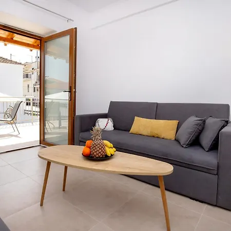 Maison * يميناريا