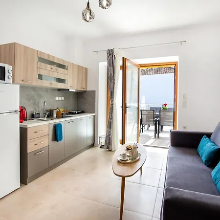 Maison يميناريا