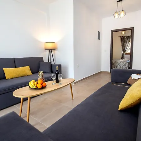 Maison * Λιμενάρια