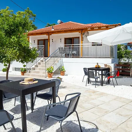 Maison * Λιμενάρια